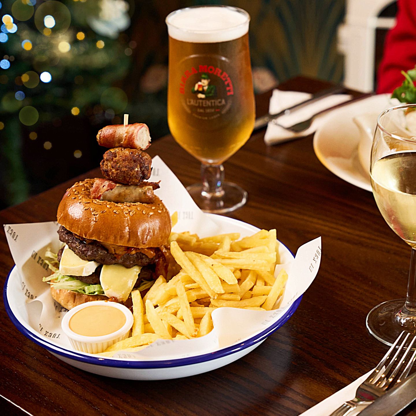 Festive Lunch & Dinner at The Jenny Burn Oatlands in Glasgow